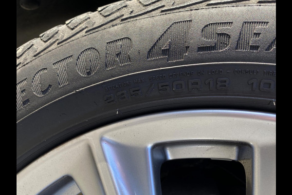 Ford Kuga 1.5 EcoBoost Vignale - Navigatie I Leer I Airco I Sport interieur & velgen I LED I PDC I Dealer onderhouden