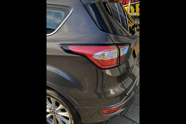 Ford Kuga 1.5 EcoBoost Vignale - Navigatie I Leer I Airco I Sport interieur & velgen I LED I PDC I Dealer onderhouden