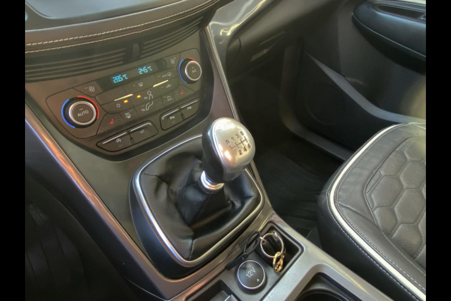 Ford Kuga 1.5 EcoBoost Vignale - Navigatie I Leer I Airco I Sport interieur & velgen I LED I PDC I Dealer onderhouden