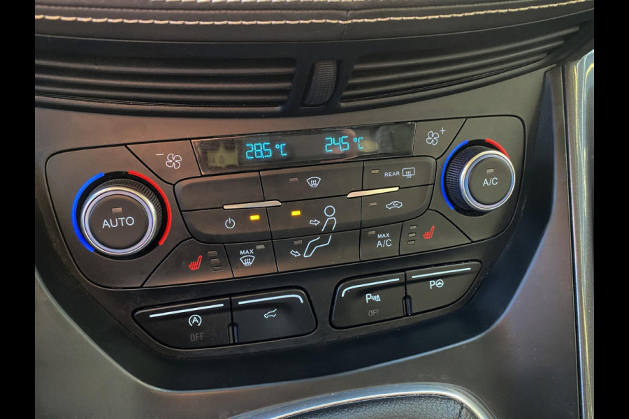 Ford Kuga 1.5 EcoBoost Vignale - Navigatie I Leer I Airco I Sport interieur & velgen I LED I PDC I Dealer onderhouden