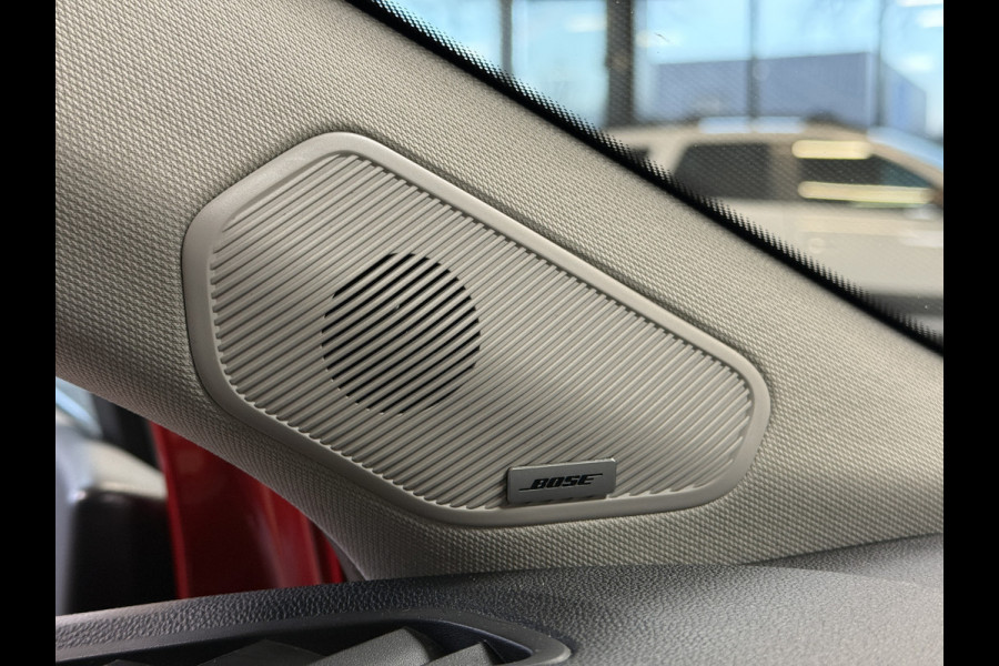 Renault Captur 1.3 TCe 155 Edition One | Groot Navi | ACC | Bose | 360 | 18"| Stoel & Stuur verwarming | 100 % Dealer onderhouden!