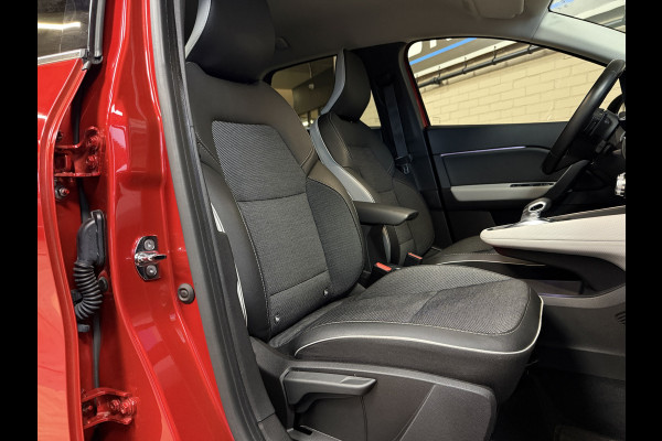 Renault Captur 1.3 TCe 155 Edition One | Groot Navi | ACC | Bose | 360 | 18"| Stoel & Stuur verwarming | 100 % Dealer onderhouden!