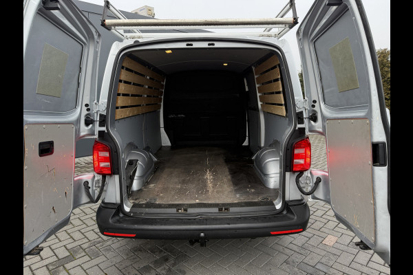 Volkswagen Transporter 2.0 TDI 150 PK / L2H1 / 1e EIG. / IMPERIAAL / TREKHAAK / AIRCO / CRUISE / PDC