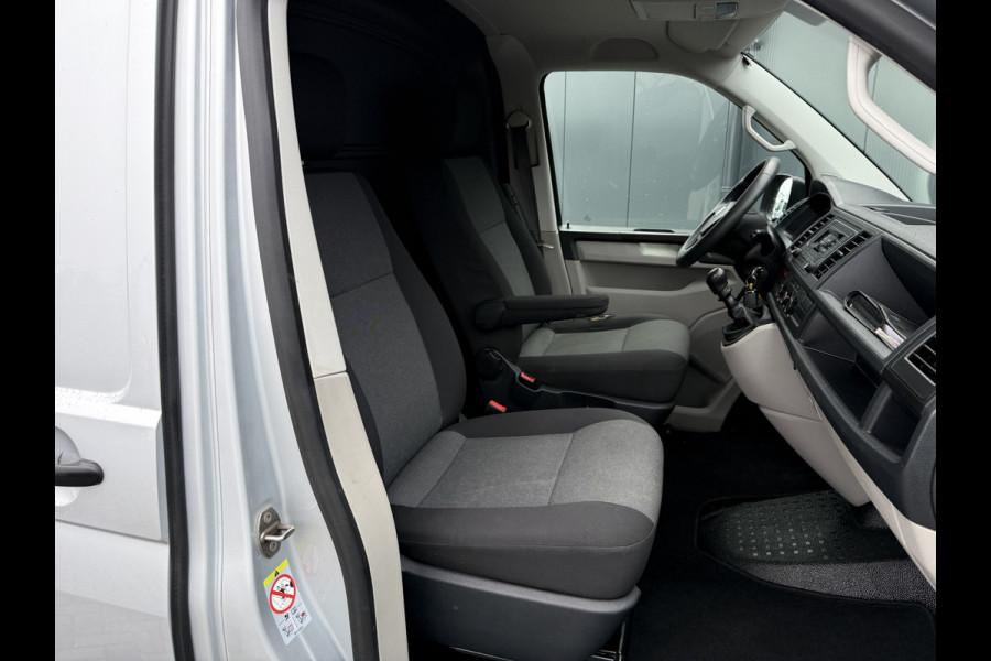 Volkswagen Transporter 2.0 TDI 150 PK / L2H1 / 1e EIG. / IMPERIAAL / TREKHAAK / AIRCO / CRUISE / PDC
