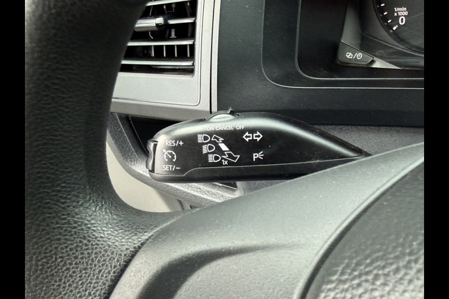 Volkswagen Transporter 2.0 TDI 150 PK / L2H1 / 1e EIG. / IMPERIAAL / TREKHAAK / AIRCO / CRUISE / PDC