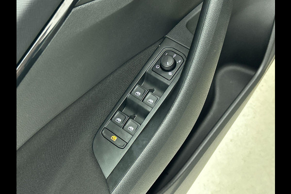 Škoda Kamiq 1.0 TSI Business Edition DSG | DEMO ! | Navigatie | Climate control | Cruise control | LED | Keyless | Achteruitrijcamera | Parkeersensoren | Apple Carplay/ Android Auto | Radio