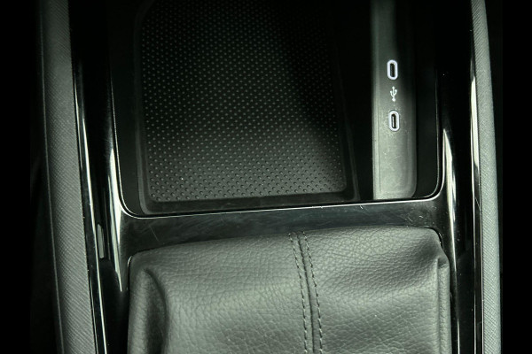 Škoda Kamiq 1.0 TSI Business Edition DSG | DEMO ! | Navigatie | Climate control | Cruise control | LED | Keyless | Achteruitrijcamera | Parkeersensoren | Apple Carplay/ Android Auto | Radio