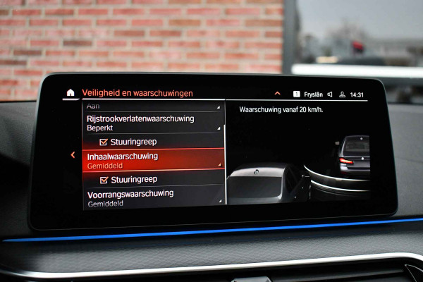 BMW 5 Serie 530e M-Sport Pano Trekh ACC HUD 360 Laser El-Klep