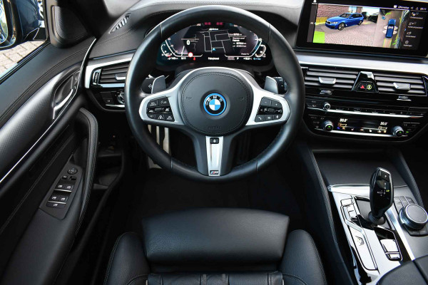 BMW 5 Serie 530e M-Sport Pano Trekh ACC HUD 360 Laser El-Klep