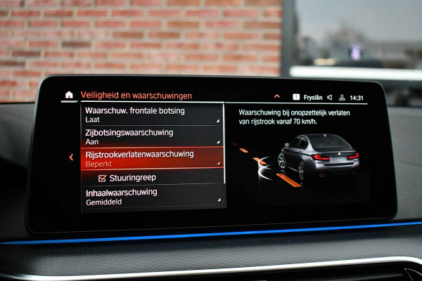 BMW 5 Serie 530e M-Sport Pano Trekh ACC HUD 360 Laser El-Klep