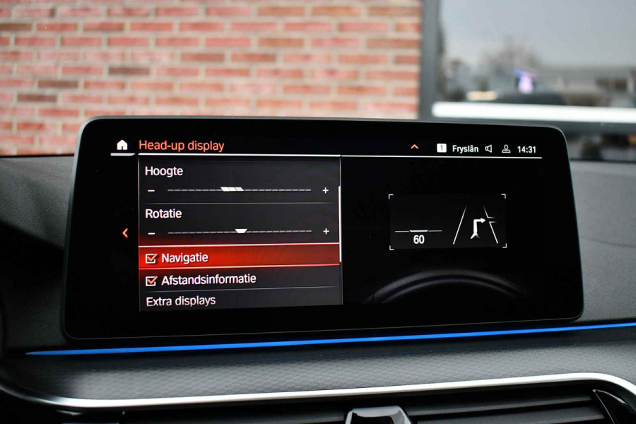 BMW 5 Serie 530e M-Sport Pano Trekh ACC HUD 360 Laser El-Klep