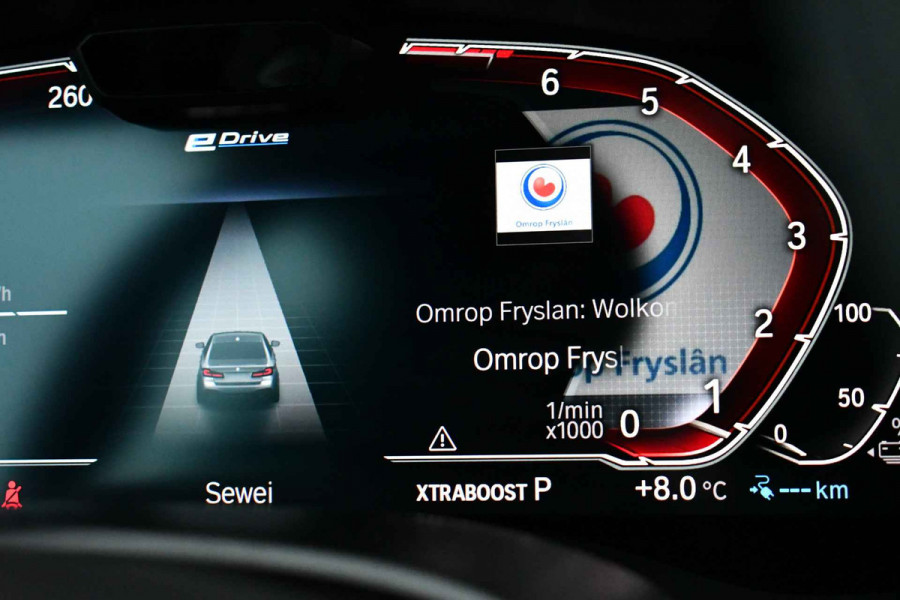 BMW 5 Serie 530e M-Sport Pano Trekh ACC HUD 360 Laser El-Klep