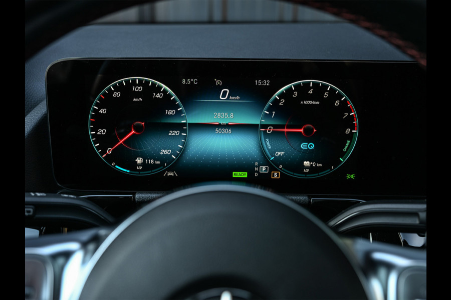 Mercedes-Benz GLA 250 e AMG Line · Panoramadak · Elektr. verst. stoelen · Ambiance sfeerverlichting · Stoelverwarming · Achteruitrijcamera ·