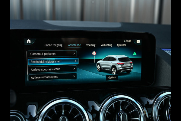 Mercedes-Benz GLA 250 e AMG Line · Panoramadak · Elektr. verst. stoelen · Ambiance sfeerverlichting · Stoelverwarming · Achteruitrijcamera ·