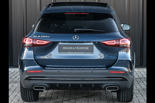Mercedes-Benz GLA 250 e AMG Line · Panoramadak · Elektr. verst. stoelen · Ambiance sfeerverlichting · Stoelverwarming · Achteruitrijcamera ·