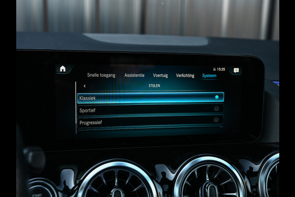 Mercedes-Benz GLA 250 e AMG Line · Panoramadak · Elektr. verst. stoelen · Ambiance sfeerverlichting · Stoelverwarming · Achteruitrijcamera ·