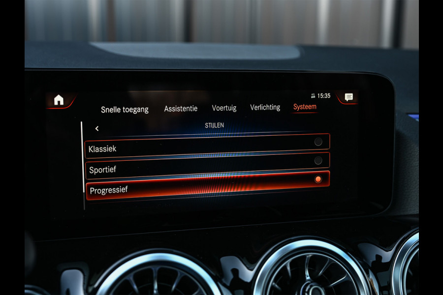 Mercedes-Benz GLA 250 e AMG Line · Panoramadak · Elektr. verst. stoelen · Ambiance sfeerverlichting · Stoelverwarming · Achteruitrijcamera ·