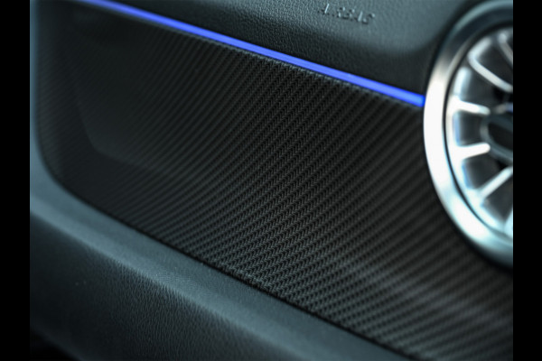 Mercedes-Benz GLA 250 e AMG Line · Panoramadak · Elektr. verst. stoelen · Ambiance sfeerverlichting · Stoelverwarming · Achteruitrijcamera ·