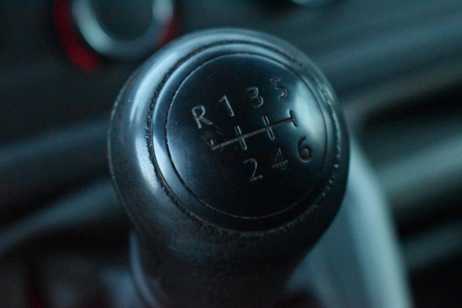 Volkswagen Transporter 2.0 TDI L2H1 Highline Carplay Trekhaak Cruise Navi