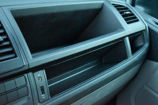 Volkswagen Transporter 2.0 TDI L2H1 Highline Carplay Trekhaak Cruise Navi