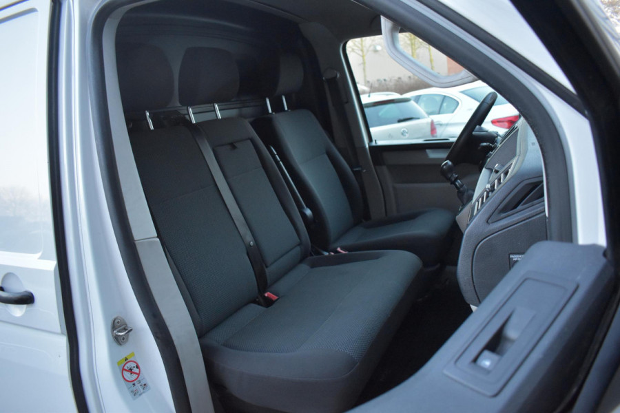 Volkswagen Transporter 2.0 TDI L2H1 Highline Carplay Trekhaak Cruise Navi