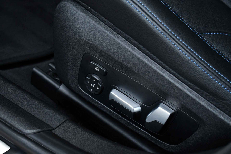BMW 3 Serie Touring 330e M-Sport Pro Pano M-zetels ACC HUD HiFi 19inch