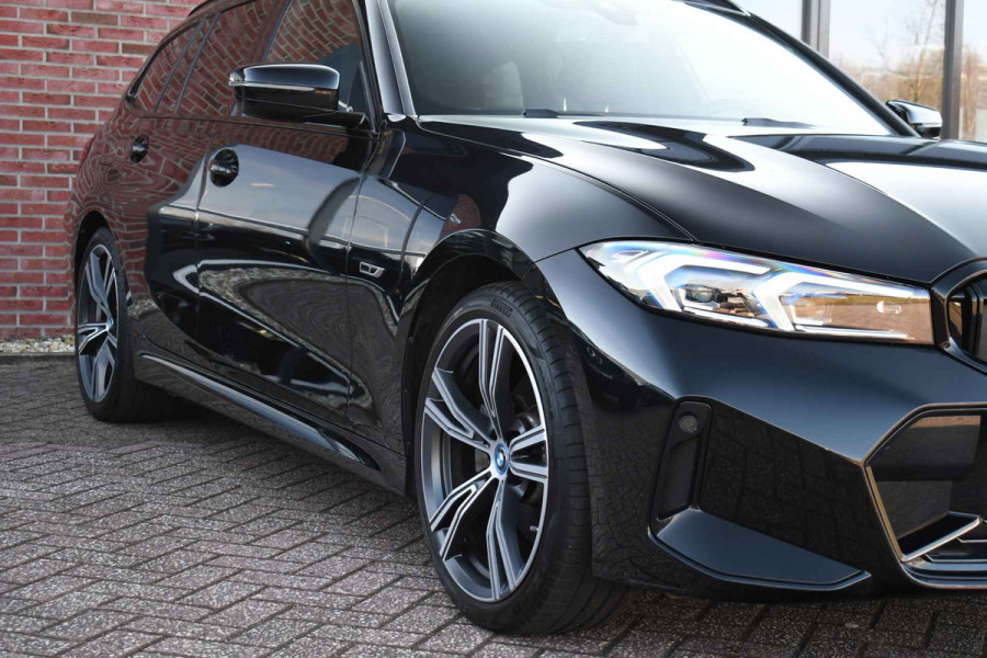BMW 3 Serie Touring 330e M-Sport Pro Pano M-zetels ACC HUD HiFi 19inch