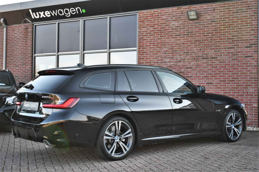 BMW 3 Serie Touring 330e M-Sport Pro Pano M-zetels ACC HUD HiFi 19inch