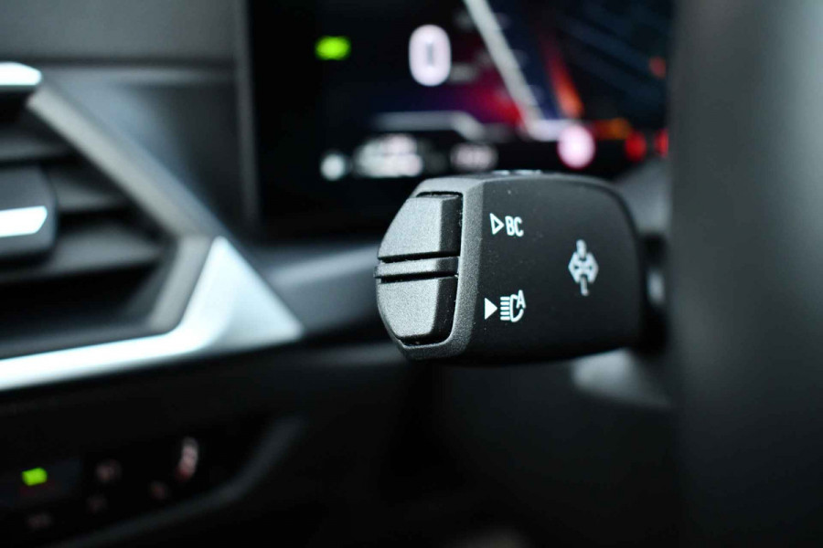 BMW 3 Serie Touring 330e M-Sport Pro Pano M-zetels ACC HUD HiFi 19inch