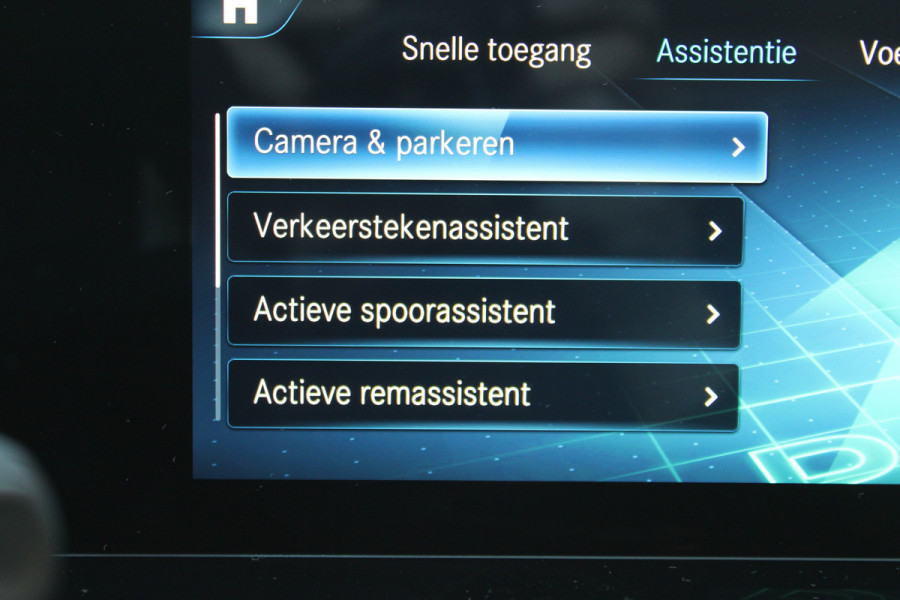 Mercedes-Benz EQA 250 AMG Line 67 kWh SOh 96,3% SFEER NAVI LED 43000KM!!!