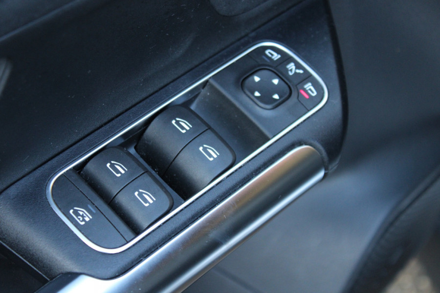 Mercedes-Benz EQA 250 AMG Line 67 kWh SOh 96,3% SFEER NAVI LED 43000KM!!!