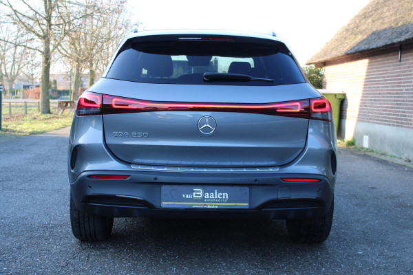 Mercedes-Benz EQA 250 AMG Line 67 kWh SOh 96,3% SFEER NAVI LED 43000KM!!!