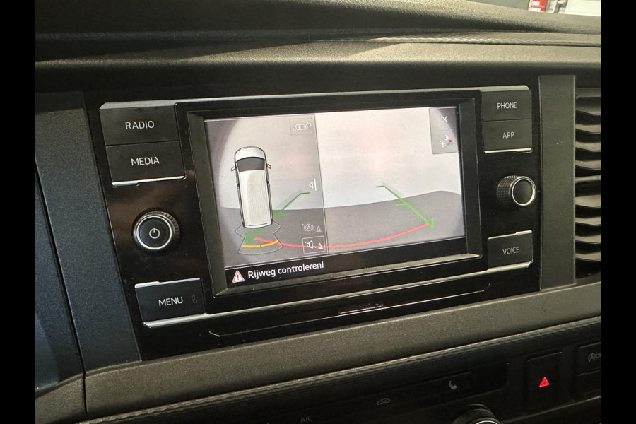 Volkswagen Transporter 2.0 TDI L1H1 110 pk Airco Cruise Control Trekhaak Navi