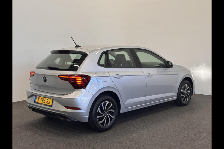 Volkswagen Polo 1.0 TSI Life Airco Caplay Navi Cruise Control Full LED PDC Voor/Achter 15" LM Velgen