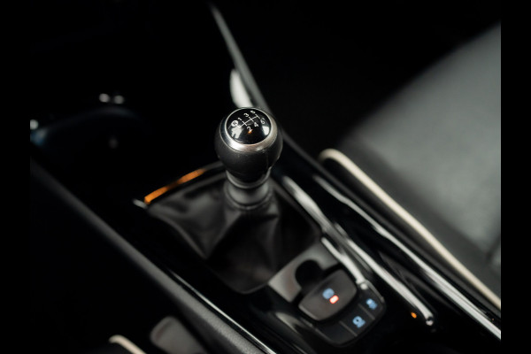 Toyota C-HR 1.2 Dynamic | Leder | Stoelverw. | Camera | Prijs Rijklaar!!