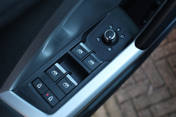 Audi Q3 35 TFSI Pro Line | Panoramadak | ACC | Side Assist | Lane Assist | Stoelverwarming | Camera | CarPlay | Keyless Go | Virtual Cockpit | F1 Flippers | Inc BTW | Nieuwe APK