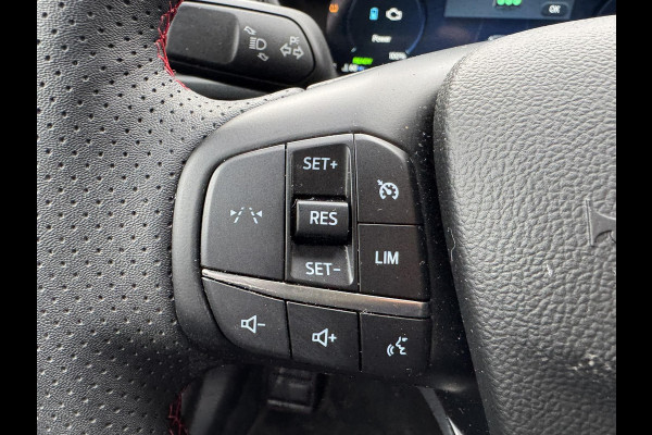 Ford Kuga 2.5 PHEV ST-Line 243pk | Nieuw Model | Orig. NL auto | Wegklapbare trekhaak | Winter Pack | 2.100kg trekgewicht | Achteruitrijcamera