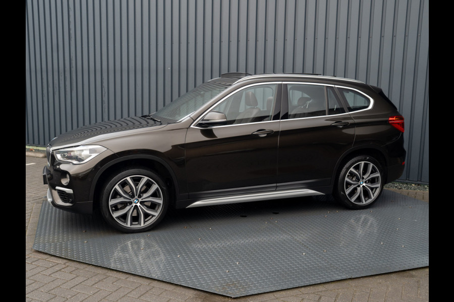 BMW X1 sDrive20i High Executive | Trekhaak afnb. | Panodak | Head Up | Camera | Elk. A-klep | Leder | Prijs Rijklaar!!