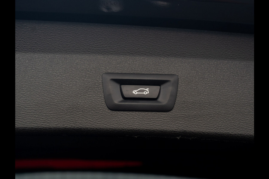 BMW X1 sDrive20i High Executive | Trekhaak afnb. | Panodak | Head Up | Camera | Elk. A-klep | Leder | Prijs Rijklaar!!