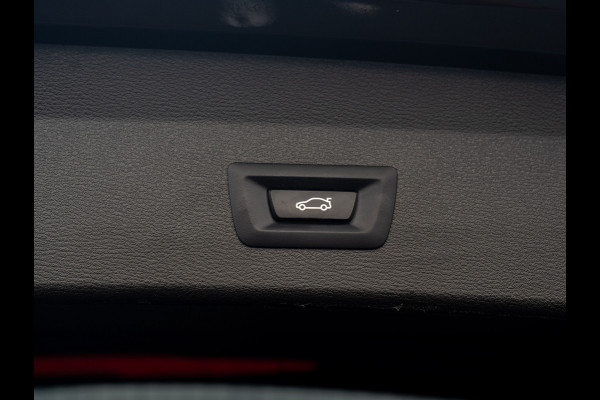 BMW X1 sDrive20i High Executive | Trekhaak afnb. | Panodak | Head Up | Camera | Elk. A-klep | Leder | Prijs Rijklaar!!