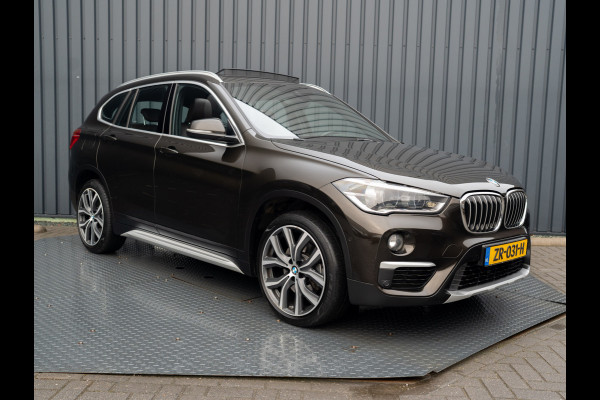 BMW X1 sDrive20i High Executive | Trekhaak afnb. | Panodak | Head Up | Camera | Elk. A-klep | Leder | Prijs Rijklaar!!