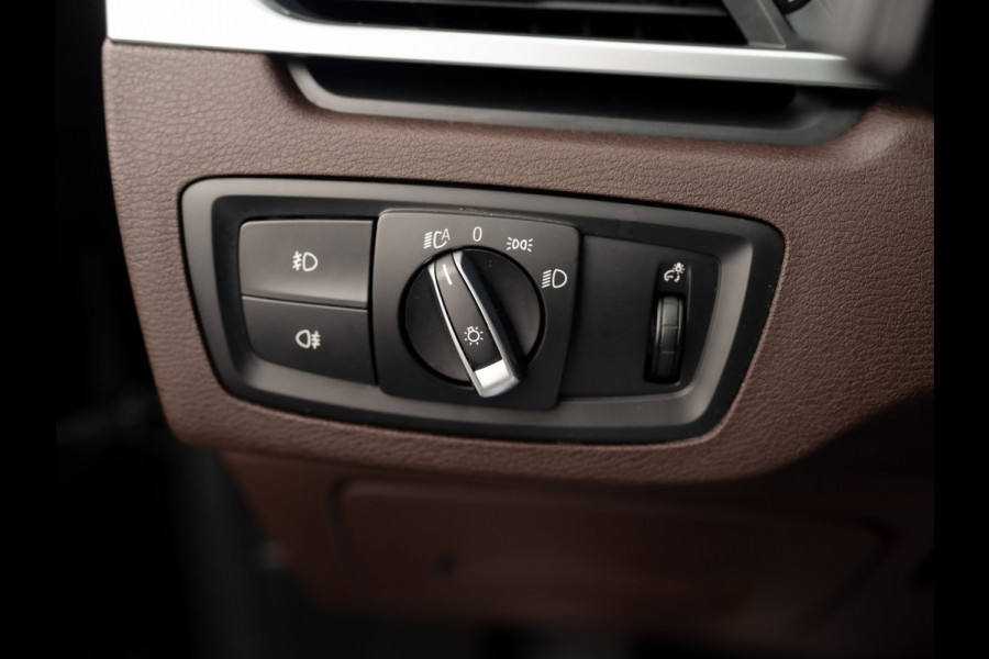 BMW X1 sDrive20i High Executive | Trekhaak afnb. | Panodak | Head Up | Camera | Elk. A-klep | Leder | Prijs Rijklaar!!
