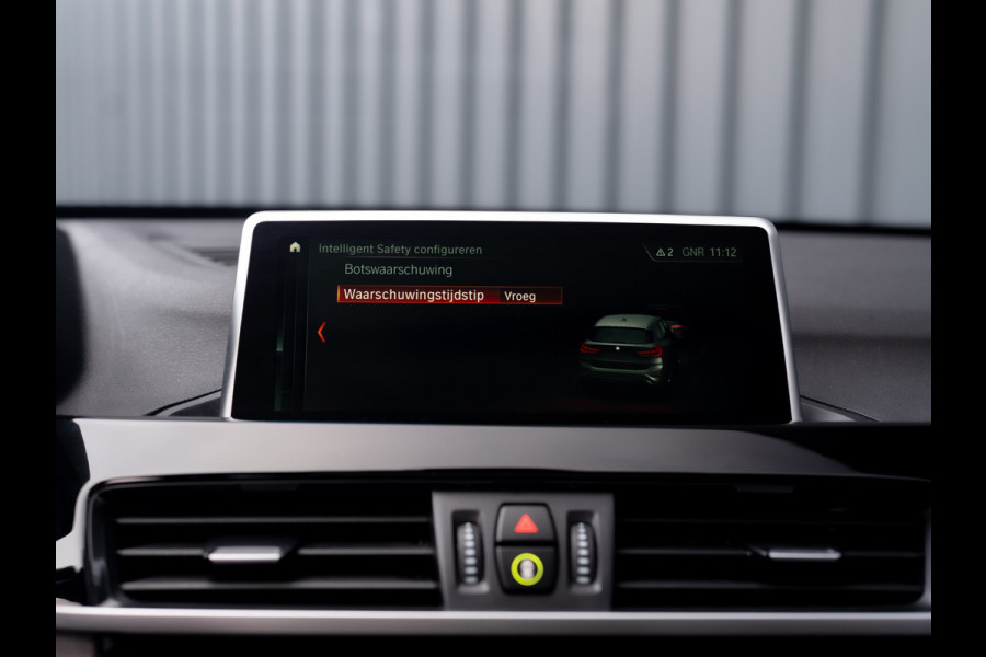 BMW X1 sDrive20i High Executive | Trekhaak afnb. | Panodak | Head Up | Camera | Elk. A-klep | Leder | Prijs Rijklaar!!