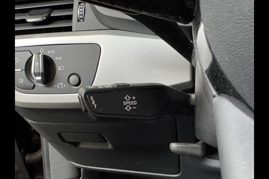 Audi A4 Limousine 35 TFSI Launch edition Business Automaat Navigatie Climate Control Trekhaak