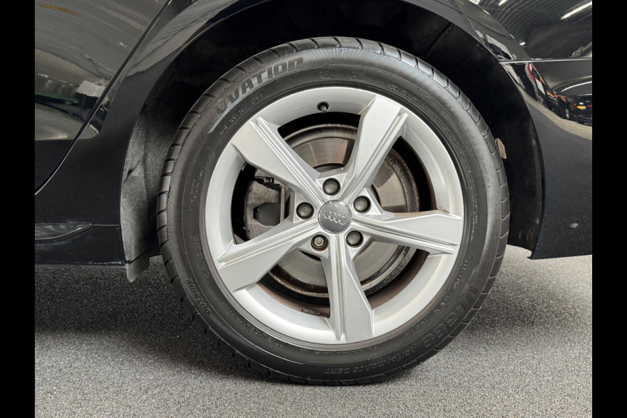 Audi A4 Limousine 35 TFSI Launch edition Business Automaat Navigatie Climate Control Trekhaak