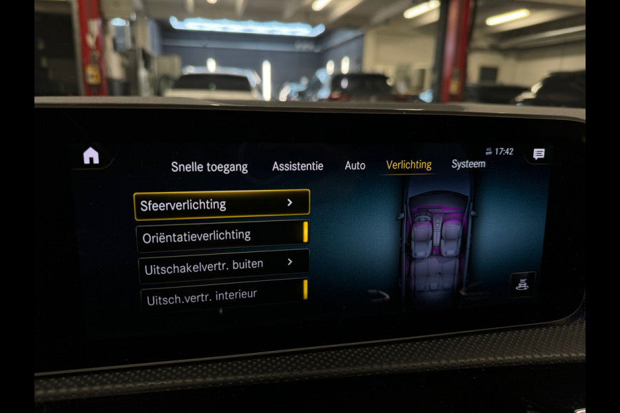 Mercedes-Benz A-Klasse 200 AMG Pano|Night|Sfeer|Burm|A35 Pack