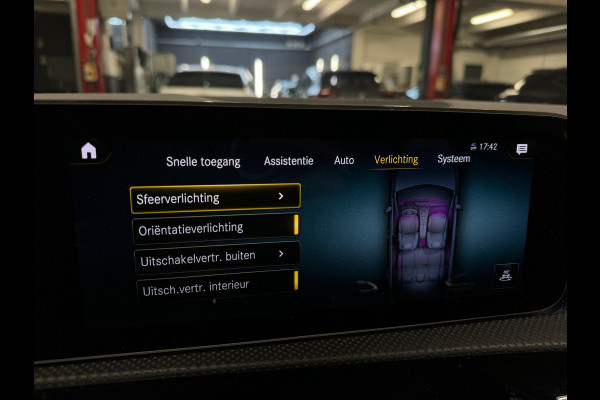 Mercedes-Benz A-Klasse 200 AMG Pano|Night|Sfeer|Burm|A35 Pack