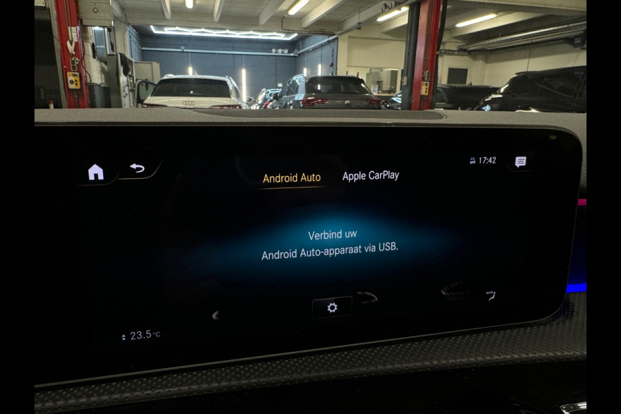 Mercedes-Benz A-Klasse 200 AMG Pano|Night|Sfeer|Burm|A35 Pack