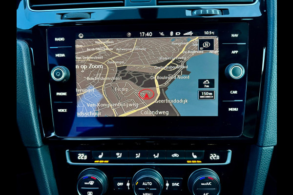 Volkswagen Golf 1.5 TSI Highline Business R-LINE