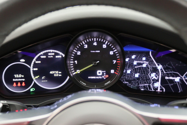 Porsche Cayenne 3.0 E-Hybrid Platinum Edition Sport Chrono Plus, Panoramadak, Luchtvering, Trekhaak, BOSE, 21"